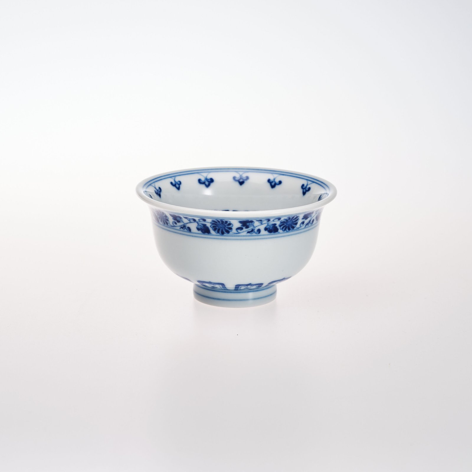 "Qing-Style 'Lotus Medallion' - 图片 3